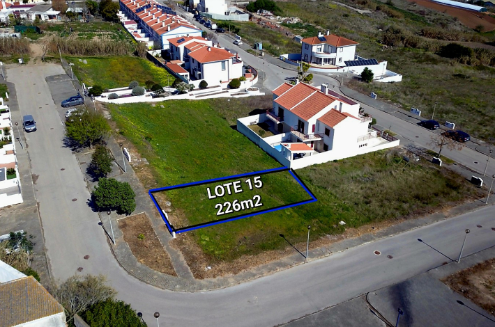 Plot of Urban Land, Construction of Semi-Detached House in Atalaia